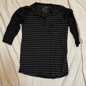 On the Byas Henley Shirt Mens Small 3/4 Sleeve Black White Striped Preowned